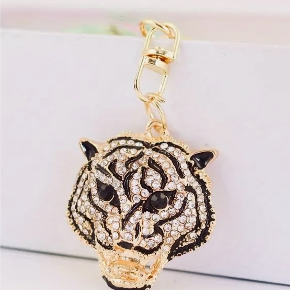 Gold and Black Tiger Keychain - Picture 4 of 6